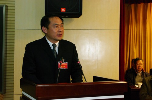 23盘龙区第十五届人大二次会议20140119