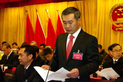 24盘龙区第十五届人大二次会议20140119